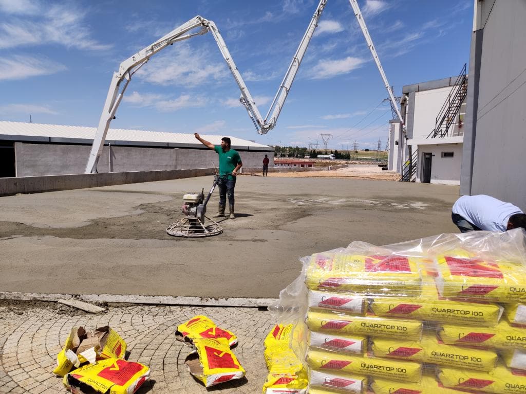 Adana Hacı Sabancı Organize Sanayi Bölgesi Furteks Dokuma Fabrikası Fiber Donatılı Saha Beton Uygulaması - 4