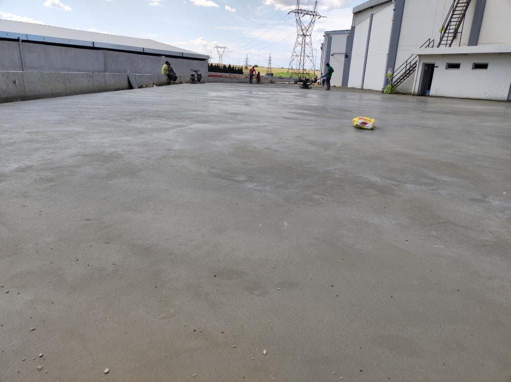 Adana Hacı Sabancı Organize Sanayi Bölgesi Furteks Dokuma Fabrikası Fiber Donatılı Saha Beton Uygulaması - 8