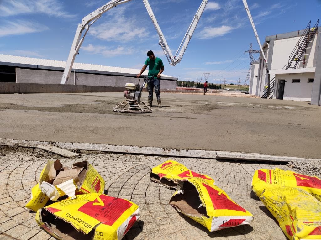 Adana Hacı Sabancı Organize Sanayi Bölgesi Furteks Dokuma Fabrikası Fiber Donatılı Saha Beton Uygulaması - 7